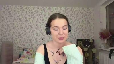 LauraRilling live cam on Cam4