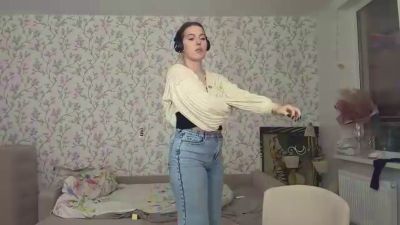 LauraRilling live cam on Cam4