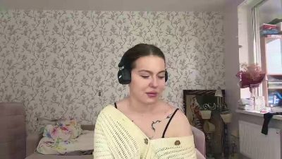 LauraRilling live cam on Cam4