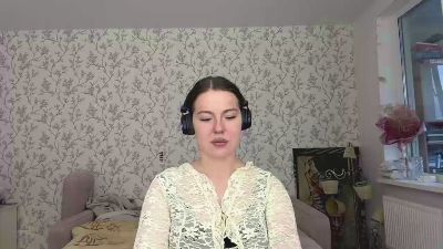 LauraRilling live cam on Cam4
