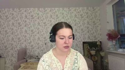 LauraRilling live cam on Cam4