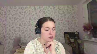 LauraRilling live cam on Cam4