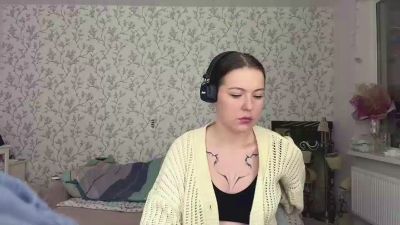 LauraRilling live cam on Cam4
