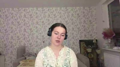 LauraRilling live cam on Cam4