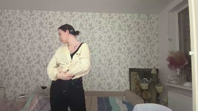 LauraRilling live cam on Cam4