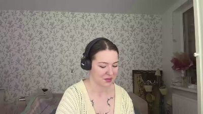 LauraRilling live cam on Cam4