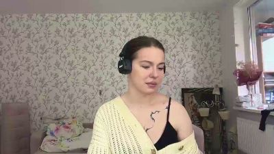 LauraRilling live cam on Cam4