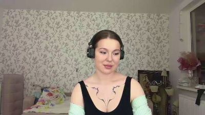 LauraRilling live cam on Cam4