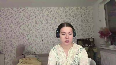 LauraRilling live cam on Cam4