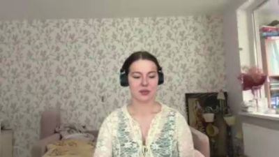 LauraRilling live cam on Cam4
