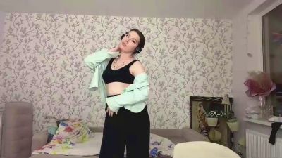 LauraRilling live cam on Cam4