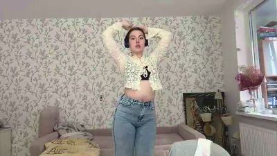LauraRilling live cam on Cam4