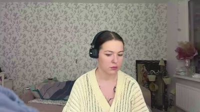 LauraRilling live cam on Cam4