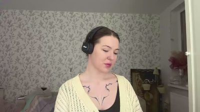 LauraRilling live cam on Cam4
