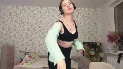 LauraRilling live cam on Cam4