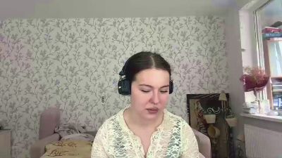 LauraRilling live cam on Cam4