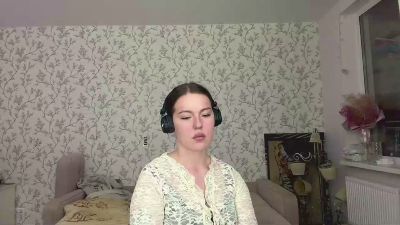 LauraRilling live cam on Cam4