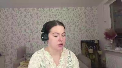 LauraRilling live cam on Cam4