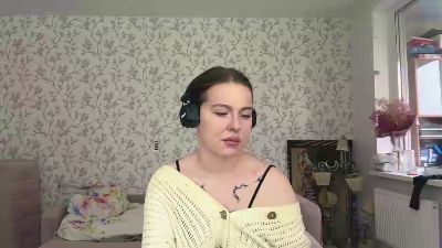 LauraRilling live cam on Cam4