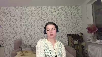 LauraRilling live cam on Cam4