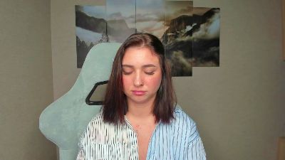 Profile and Statistics for LauraVissi on Cam4