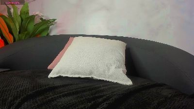 Laura__greco live cam on Cam4