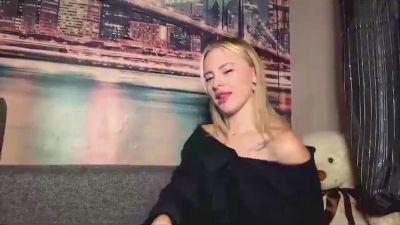 LaurelFairburn live cam on Cam4