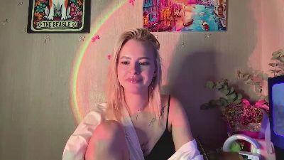 LaurelFairburn live cam on Cam4