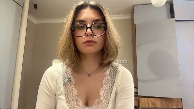 LaureneCables live cam on Cam4