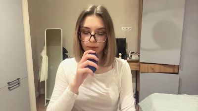 LaureneCables live cam on Cam4