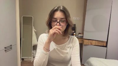 LaureneCables live cam on Cam4