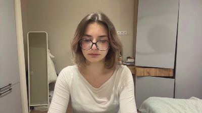 LaureneCables live cam on Cam4
