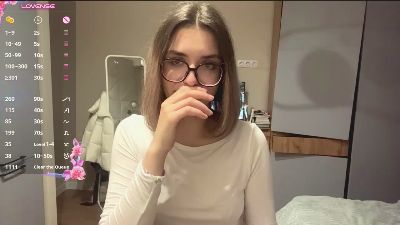 LaureneCables live cam on Cam4