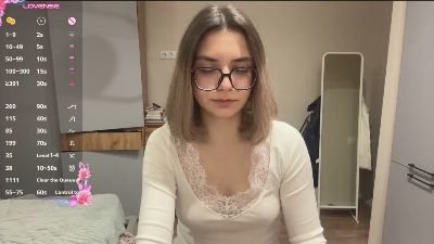 LaureneCables live cam on Cam4