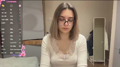 LaureneCables live cam on Cam4
