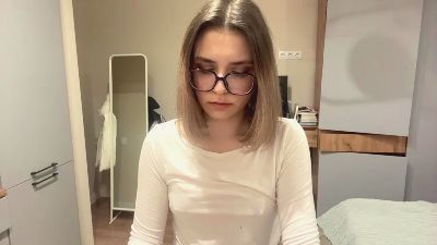 LaureneCables live cam on Cam4