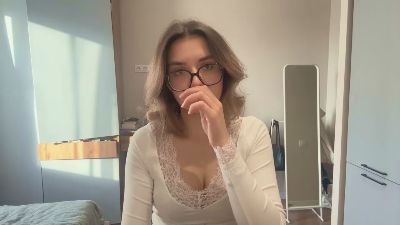 LaureneCables live cam on Cam4