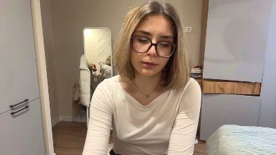 LaureneCables live cam on Cam4