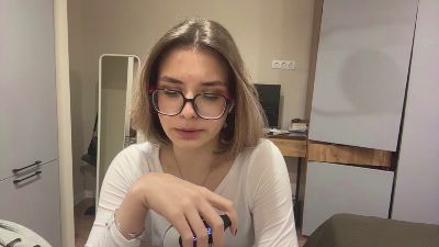 LaureneCables live cam on Cam4