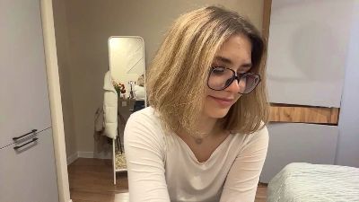 LaureneCables live cam on Cam4