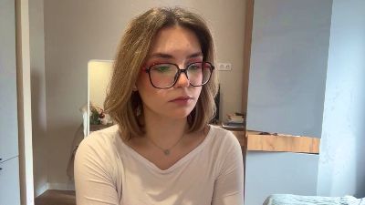 LaureneCables live cam on Cam4