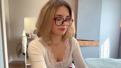 LaureneCables live cam on Cam4