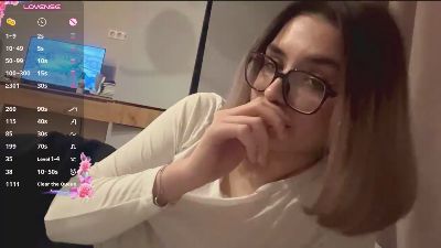 LaureneCables live cam on Cam4