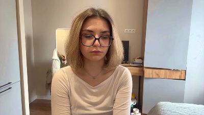 LaureneCables live cam on Cam4