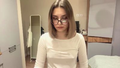 LaureneCables live cam on Cam4