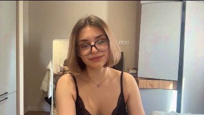 LaureneCables live cam on Cam4
