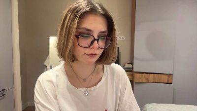 LaureneCables live cam on Cam4