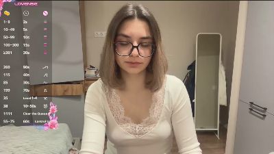 LaureneCables live cam on Cam4