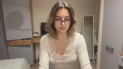 LaureneCables live cam on Cam4