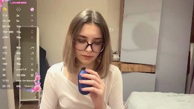 LaureneCables live cam on Cam4